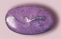 Purple porcelain lizard